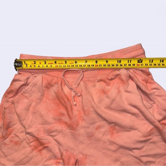 Old Navy Women's Coral Athletic Shorts - Picture 2 of 5